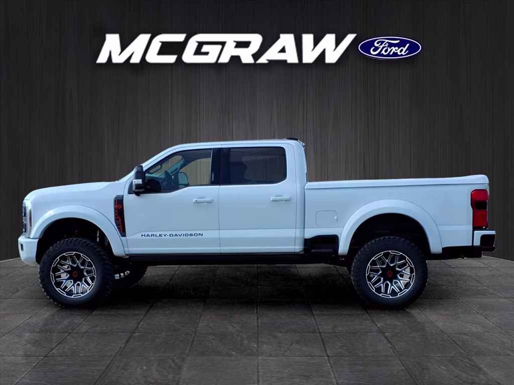 2026 Oxford White Ford Super Duty F-250 SRW LARIAT 4X4 Truck