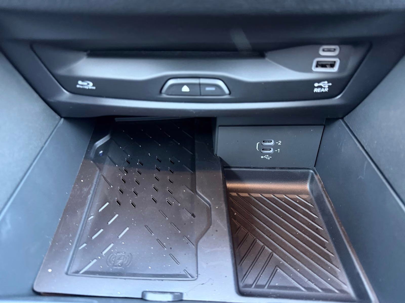 2026 Diamond Black Crystal Pearlcoat Chrysler Pacifica Limited AWD Van