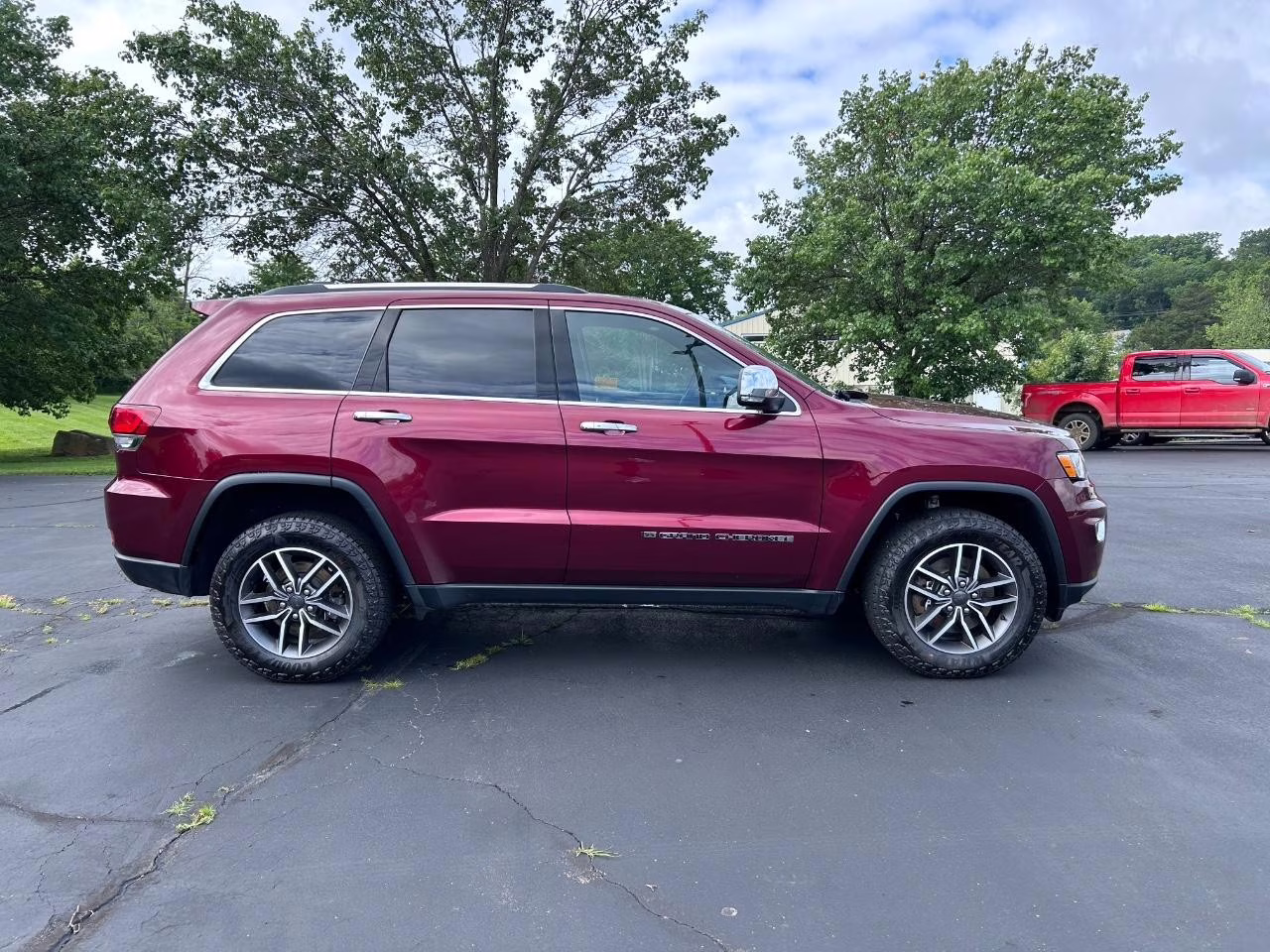 2022 Velvet Red Pearlcoat Jeep Grand Cherokee WK Limited 4X4 SUV