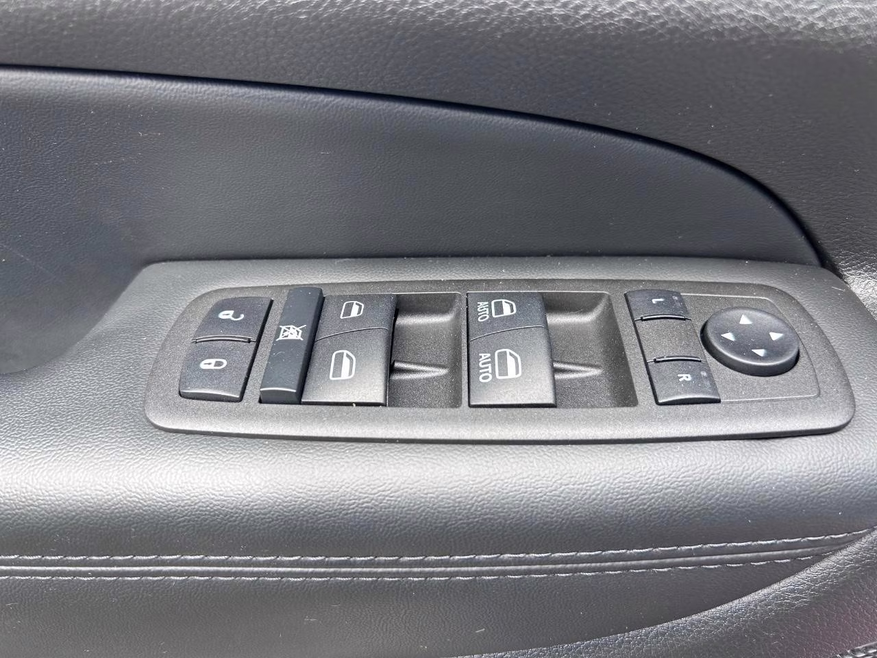 2022 Velvet Red Pearlcoat Jeep Grand Cherokee WK Limited 4X4 SUV