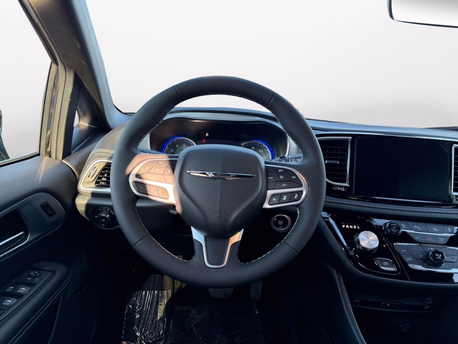 2026 Diamond Black Crystal Pearlcoat Chrysler Pacifica Limited AWD Van