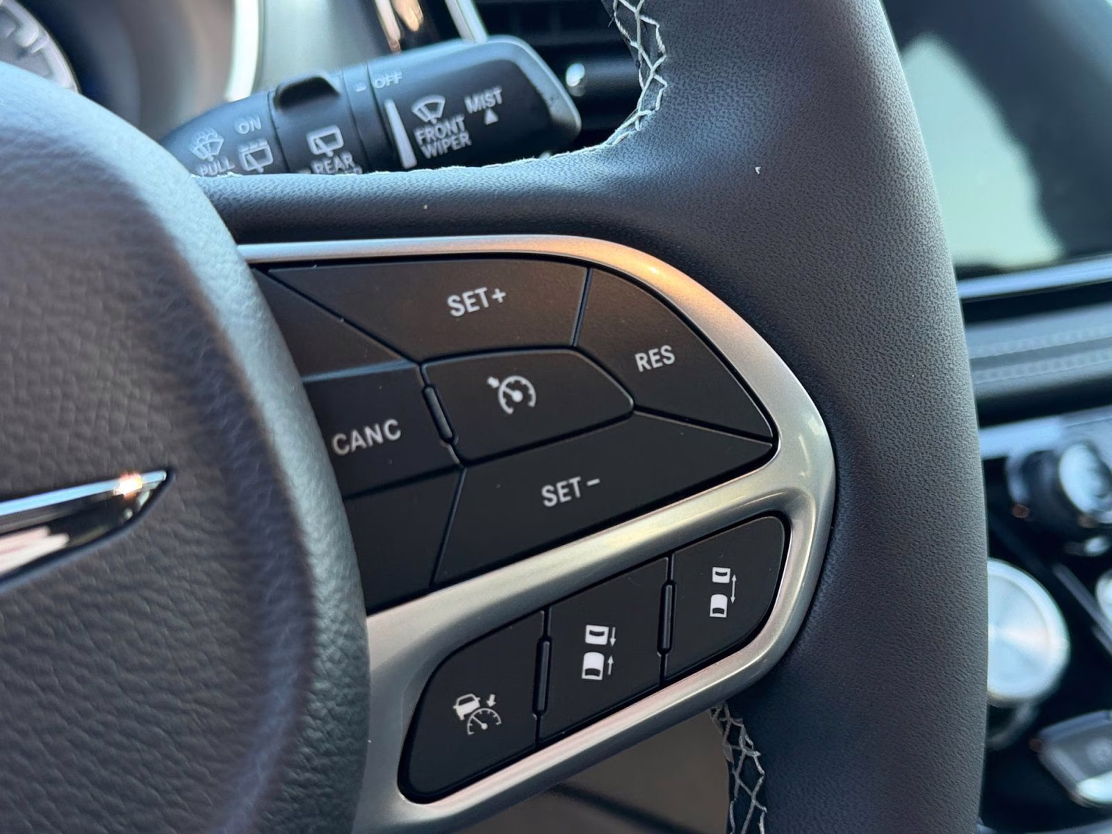 2026 Diamond Black Crystal Pearlcoat Chrysler Pacifica Limited AWD Van