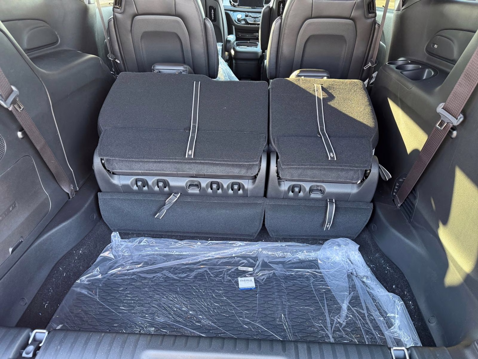 2026 Diamond Black Crystal Pearlcoat Chrysler Pacifica Limited AWD Van