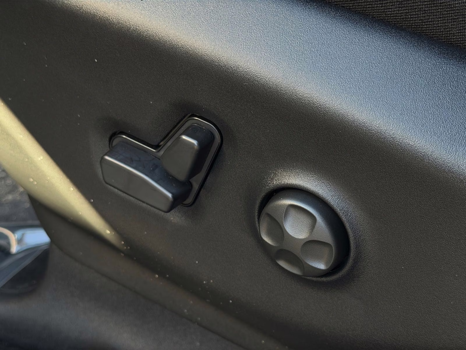 2026 Diamond Black Crystal Pearlcoat Chrysler Pacifica Limited AWD Van