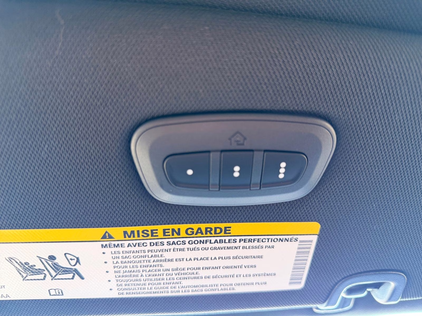 2026 Diamond Black Crystal Pearlcoat Chrysler Pacifica Limited AWD Van