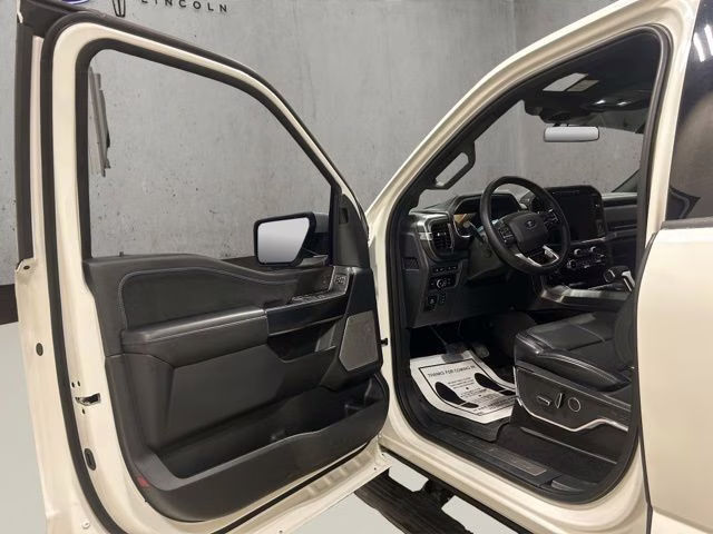 2024 Star White Metallic Tri-Coat Ford F-150 Platinum 4X4 Truck