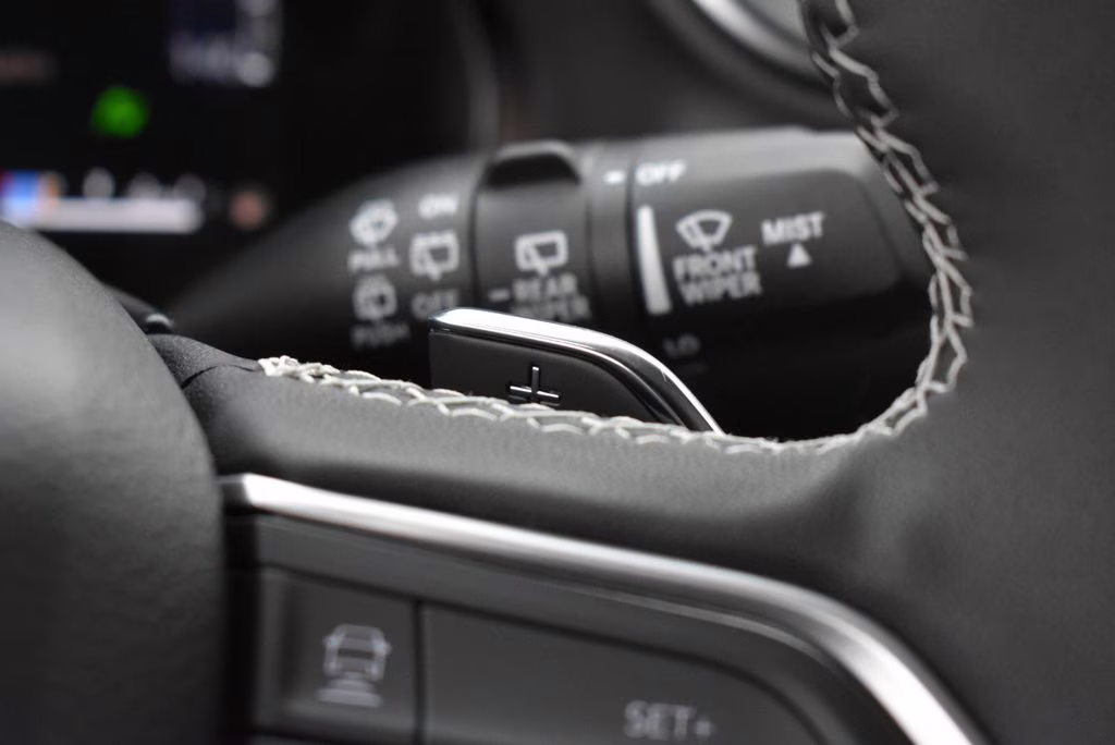 2025 Diamond Black Crystal Pearlcoat Jeep Grand Cherokee Laredo 4X4 SUV