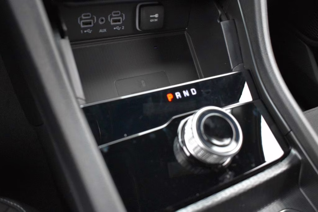 2025 Diamond Black Crystal Pearlcoat Jeep Grand Cherokee Laredo 4X4 SUV