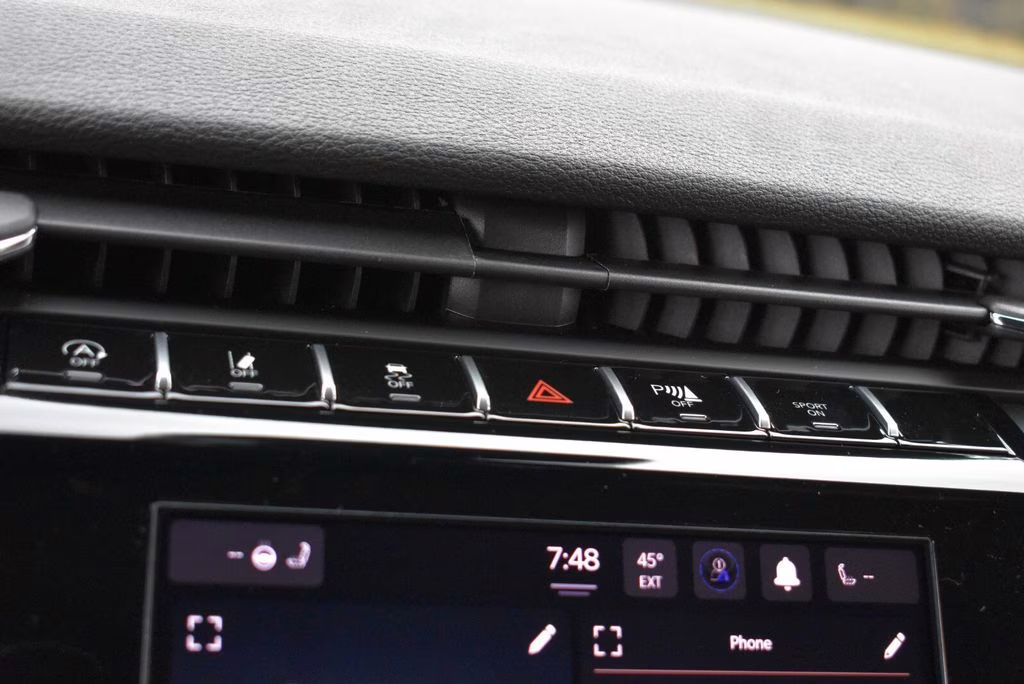 2025 Diamond Black Crystal Pearlcoat Jeep Grand Cherokee Laredo 4X4 SUV