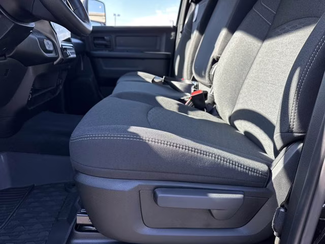 2026 Diamond Black Crystal Pearlcoat Ram 2500 Warlock 4X4 Truck