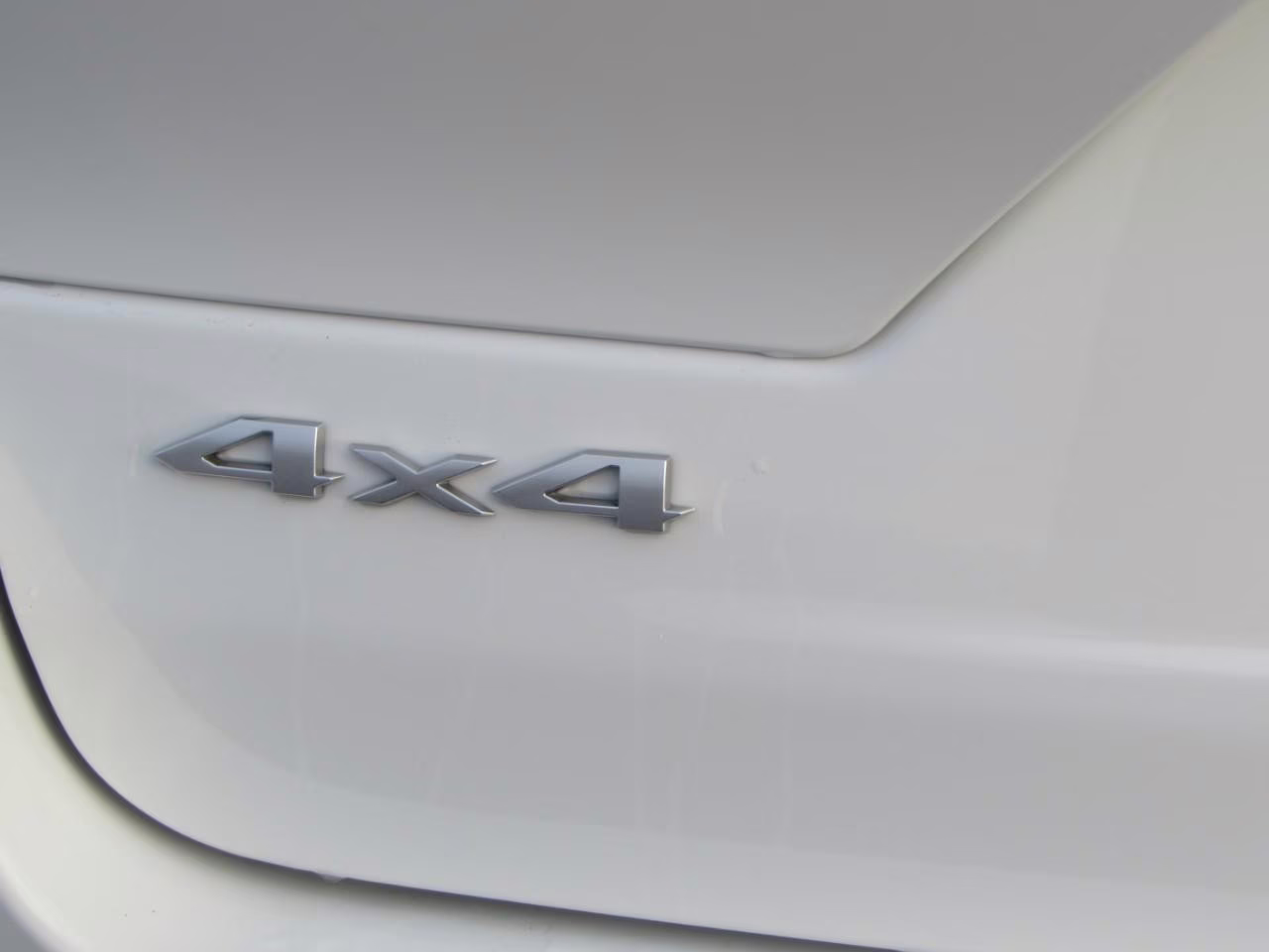 2025 Bright White Jeep Grand Cherokee 4X4 SUV