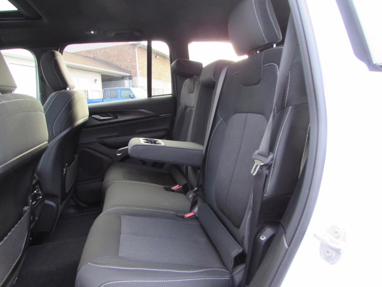 2025 Bright White Jeep Grand Cherokee 4X4 SUV