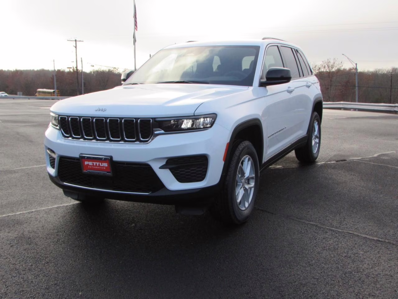 2025 Bright White Jeep Grand Cherokee 4X4 SUV