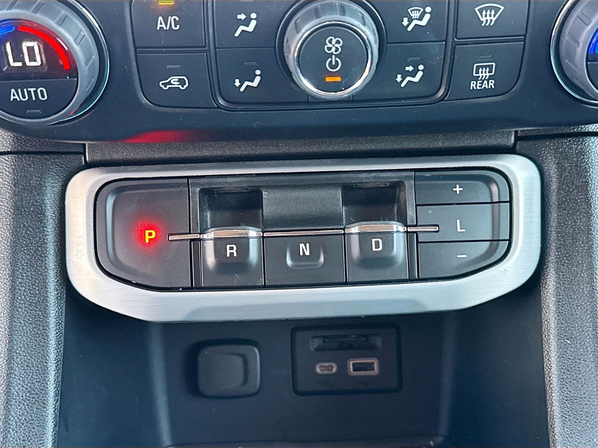 2023 Light Stone Metallic GMC Acadia SLT AWD SUV