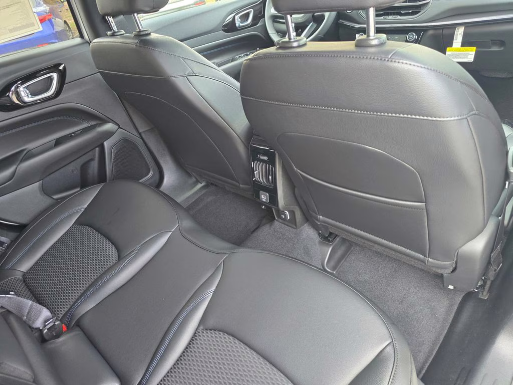 2026 Bright White Clearcoat Jeep Compass Latitude 4X4 SUV