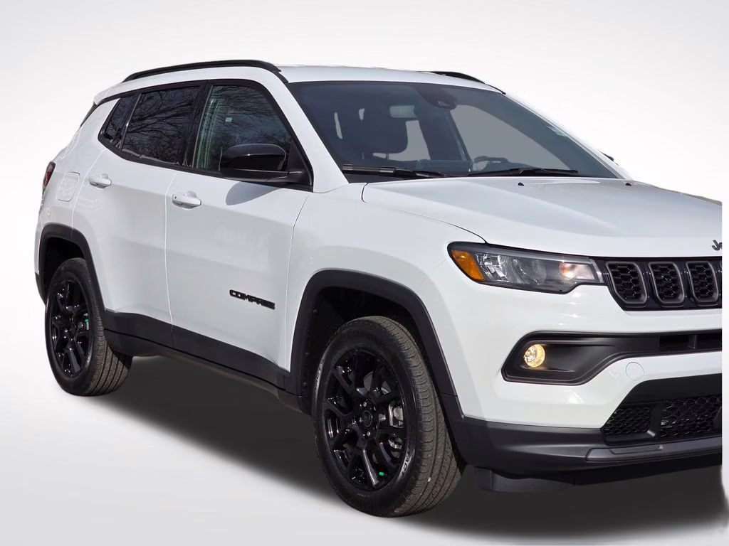 2026 Bright White Clearcoat Jeep Compass Latitude 4X4 SUV