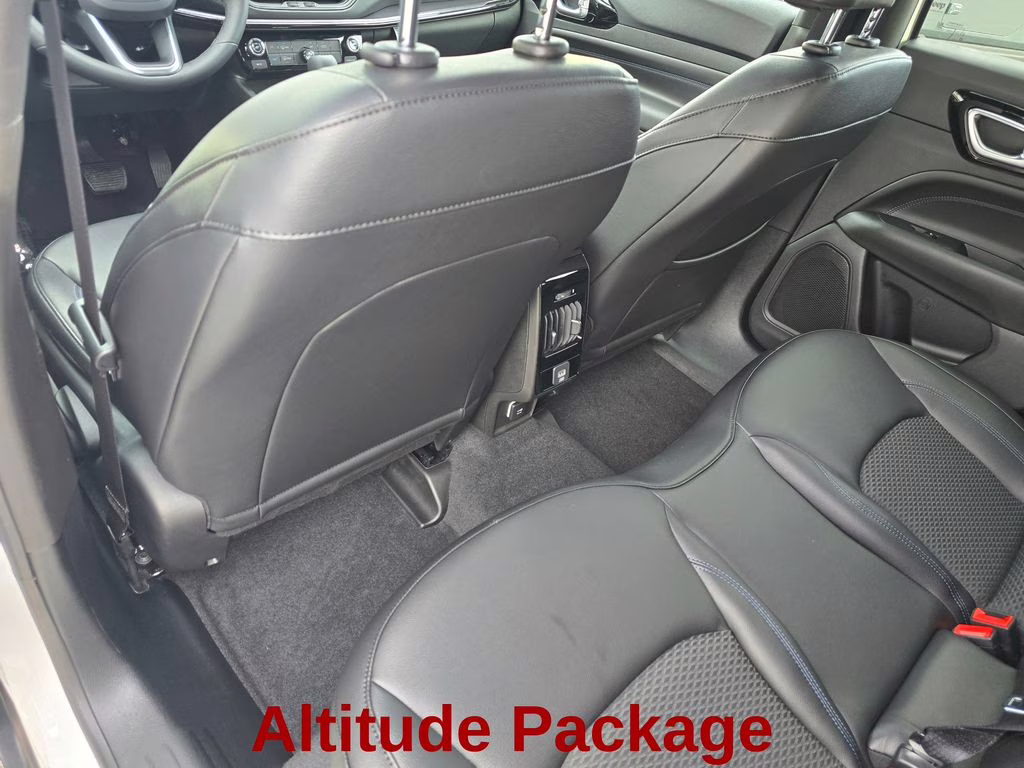 2026 Bright White Clearcoat Jeep Compass Latitude 4X4 SUV