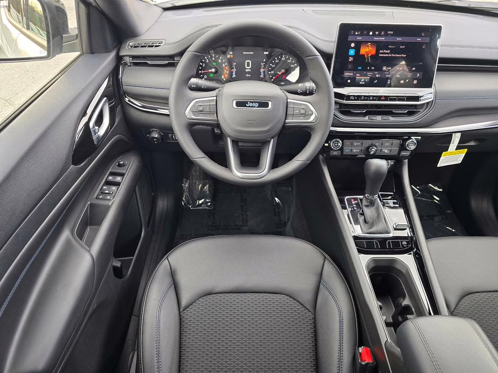 2026 Bright White Clearcoat Jeep Compass Latitude 4X4 SUV