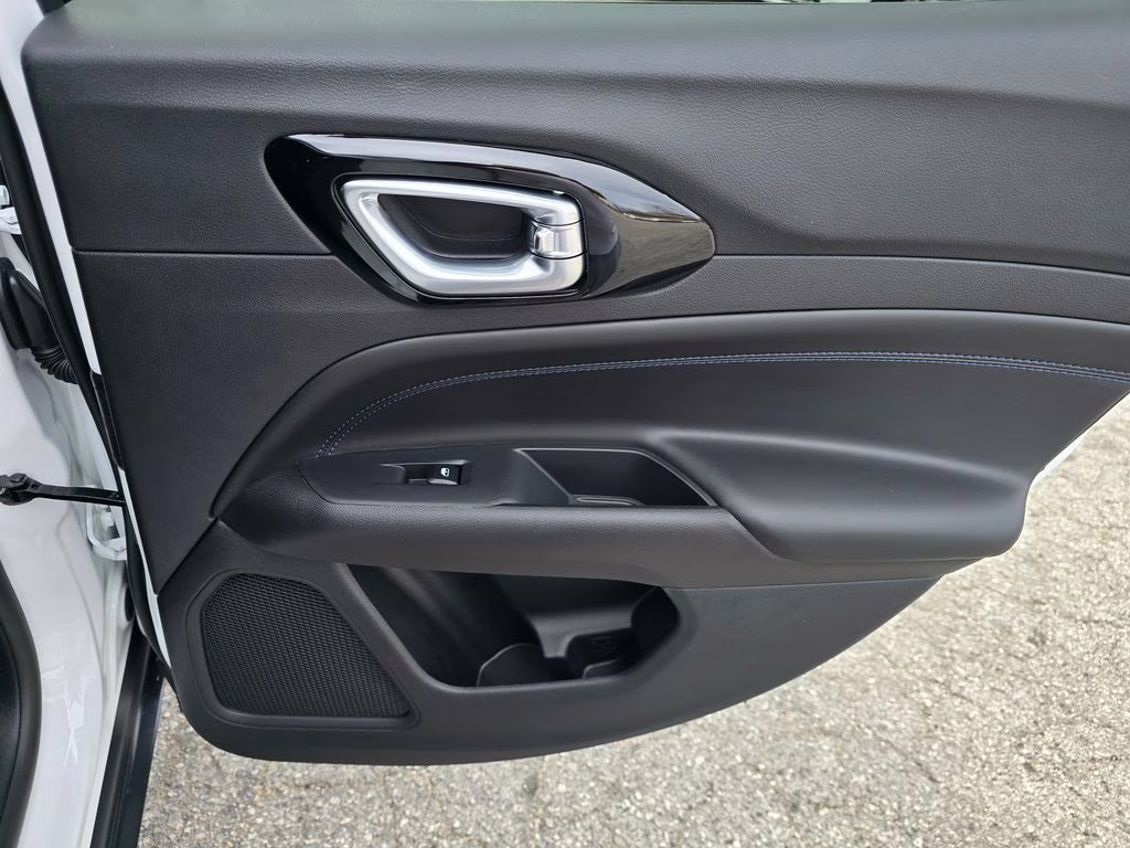 2026 Bright White Clearcoat Jeep Compass Latitude 4X4 SUV