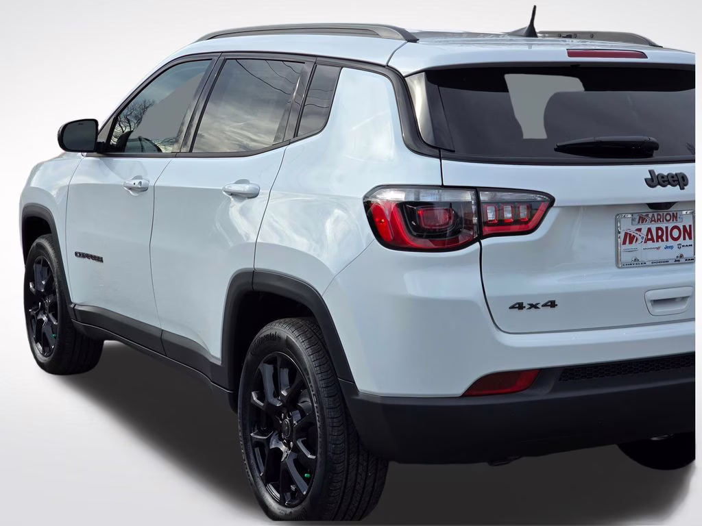 2026 Bright White Clearcoat Jeep Compass Latitude 4X4 SUV