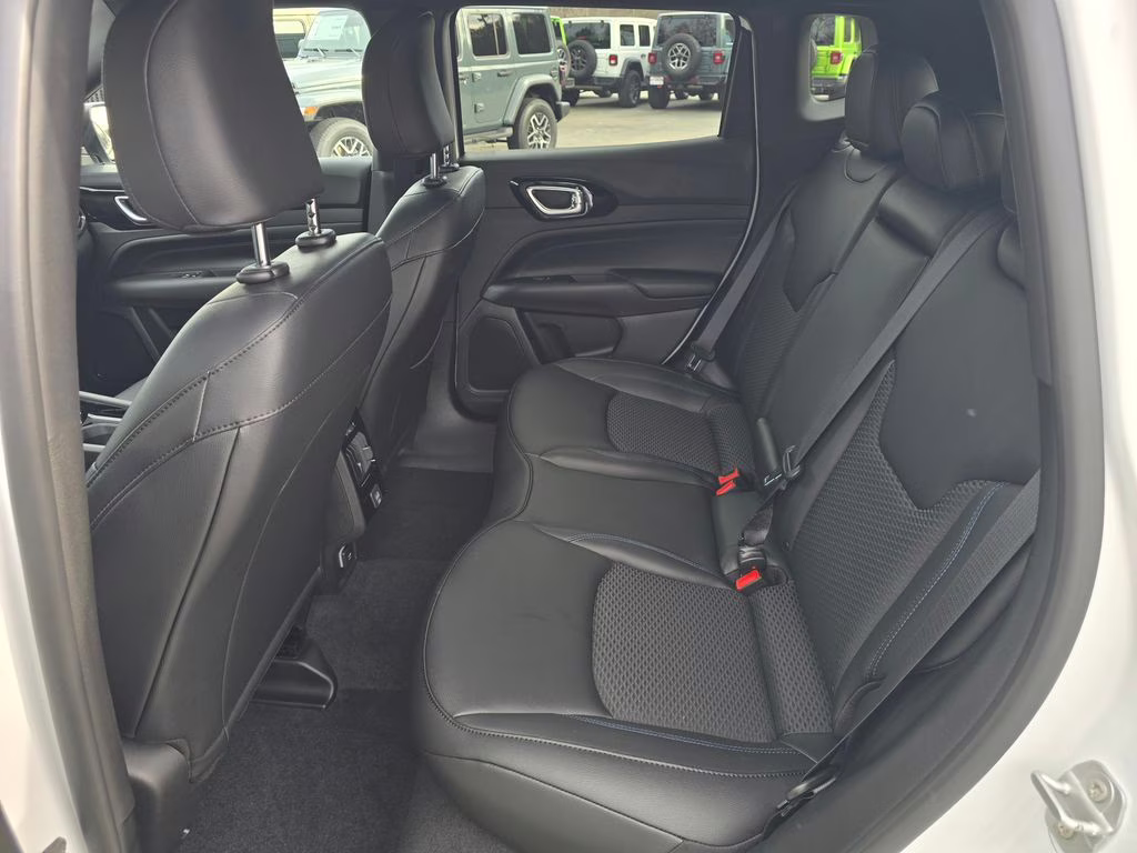 2026 Bright White Clearcoat Jeep Compass Latitude 4X4 SUV