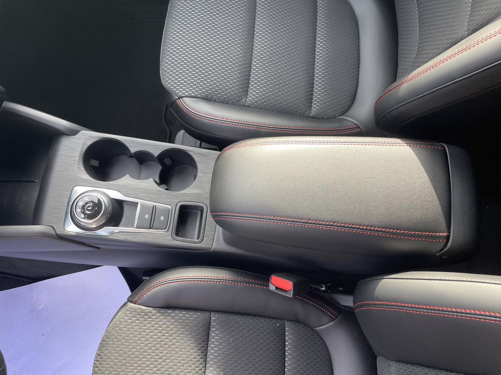 2026 Star White Metallic Tri-Coat Ford Escape ST-Line Select AWD SUV