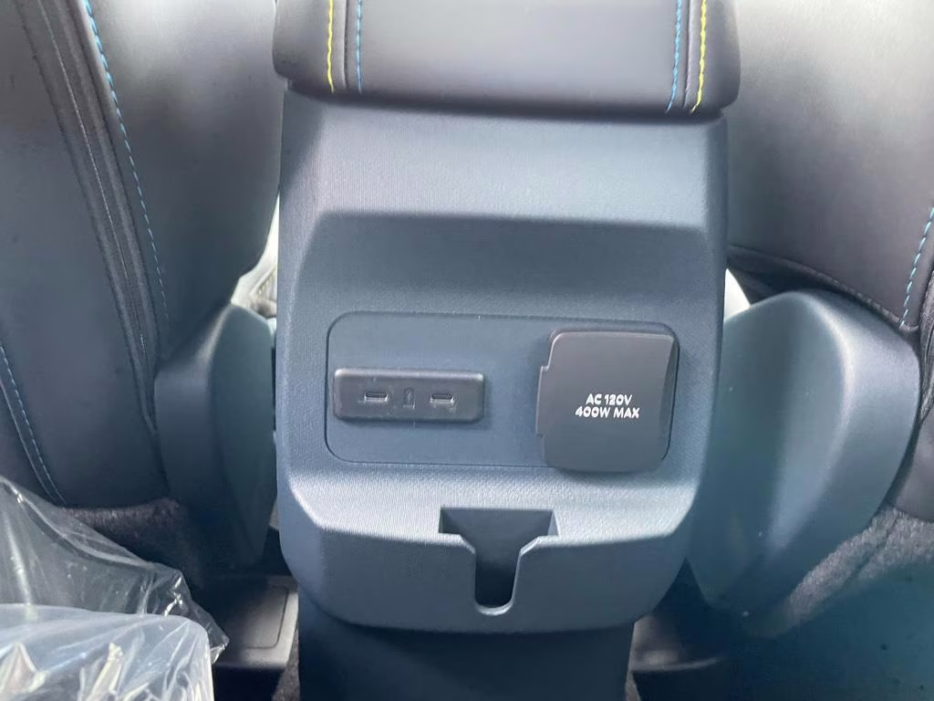 2025 Oxford White Ford Maverick Lobo AWD Truck