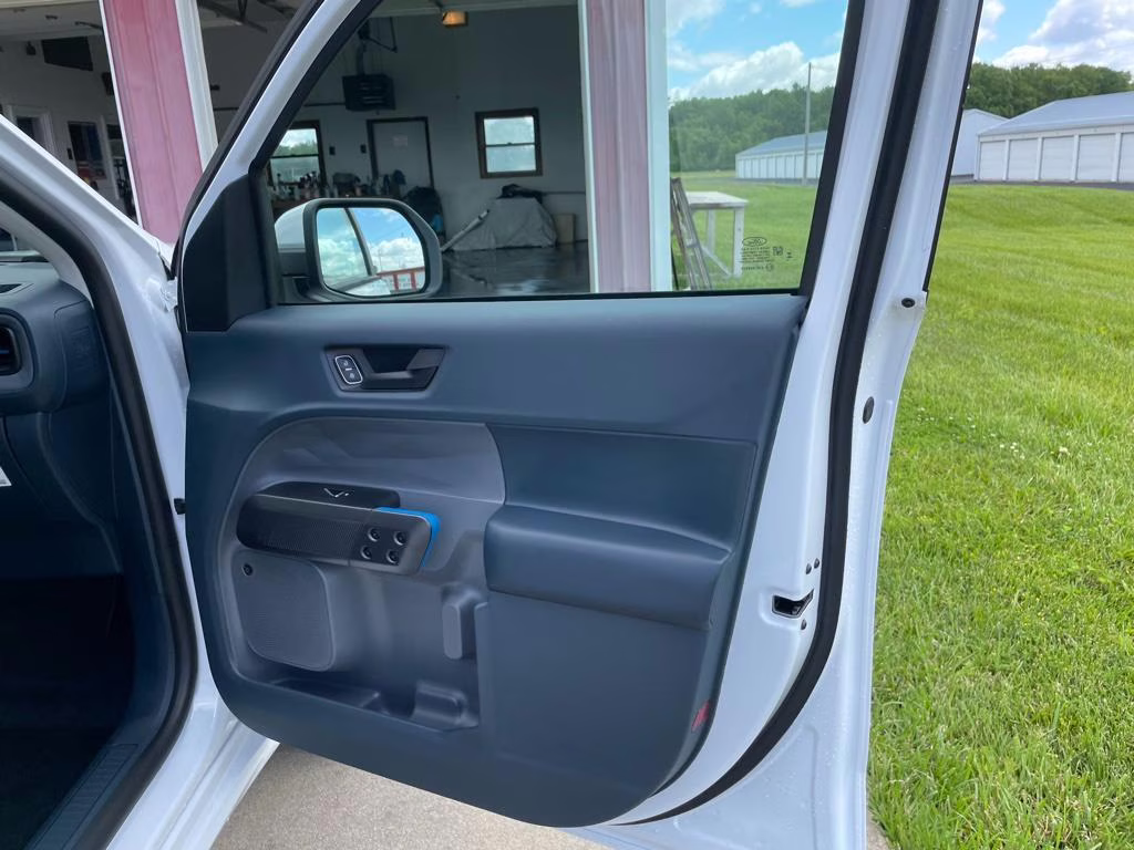 2025 Oxford White Ford Maverick Lobo AWD Truck