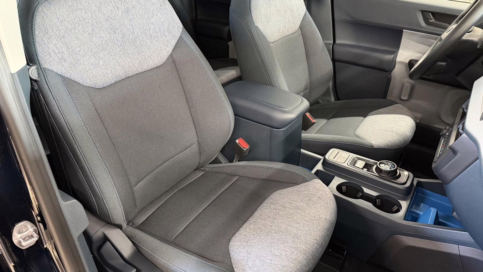 2025 Shadow Black Ford Maverick XLT FWD Truck