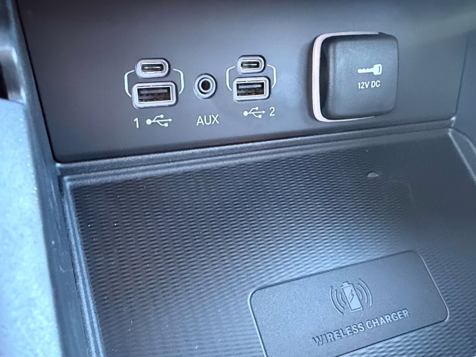 2025 Diamond Black Crystal Pearlcoat Jeep Grand Cherokee L Laredo 4X4 SUV