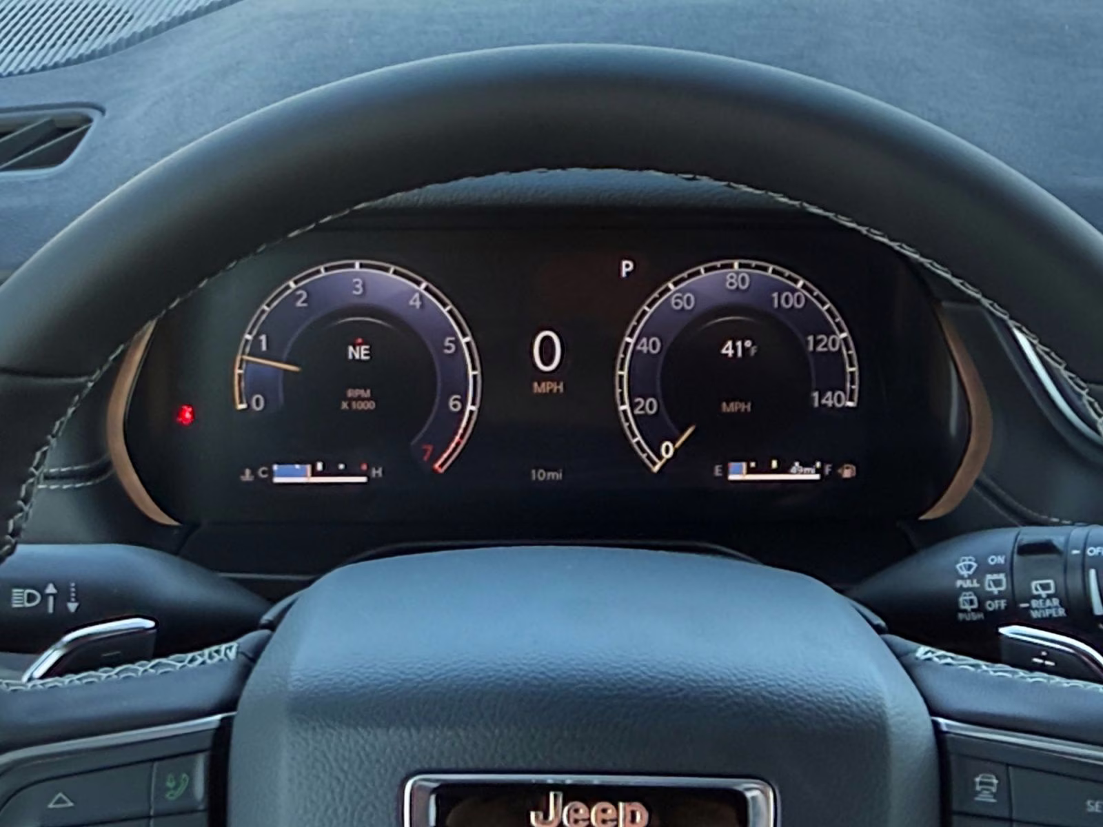 2025 Diamond Black Crystal Pearlcoat Jeep Grand Cherokee L Laredo 4X4 SUV