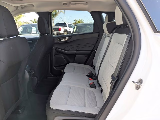 2026 Oxford White Ford Escape Active FWD SUV