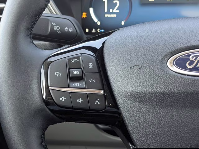 2026 Oxford White Ford Escape Active FWD SUV