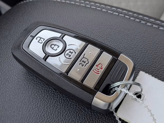 2026 Oxford White Ford Escape Active FWD SUV