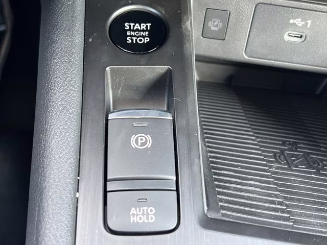 2026 Aspen White/Super Black Nissan Kicks SV FWD SUV