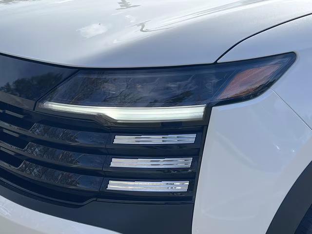 2026 Aspen White/Super Black Nissan Kicks SV FWD SUV