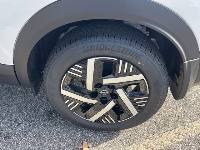 2026 Aspen White/Super Black Nissan Kicks SV FWD SUV