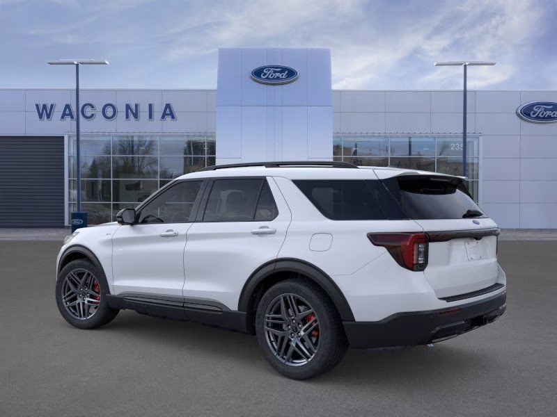 2026 Space White Metallic Ford Explorer ST-Line 4X4 SUV