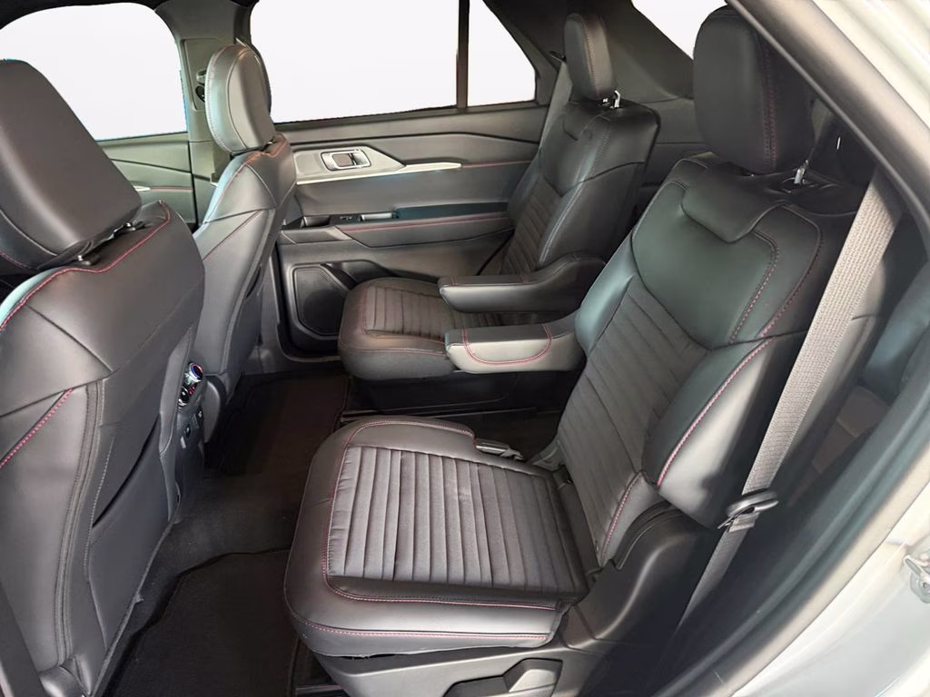 2026 Space White Metallic Ford Explorer ST-Line 4X4 SUV