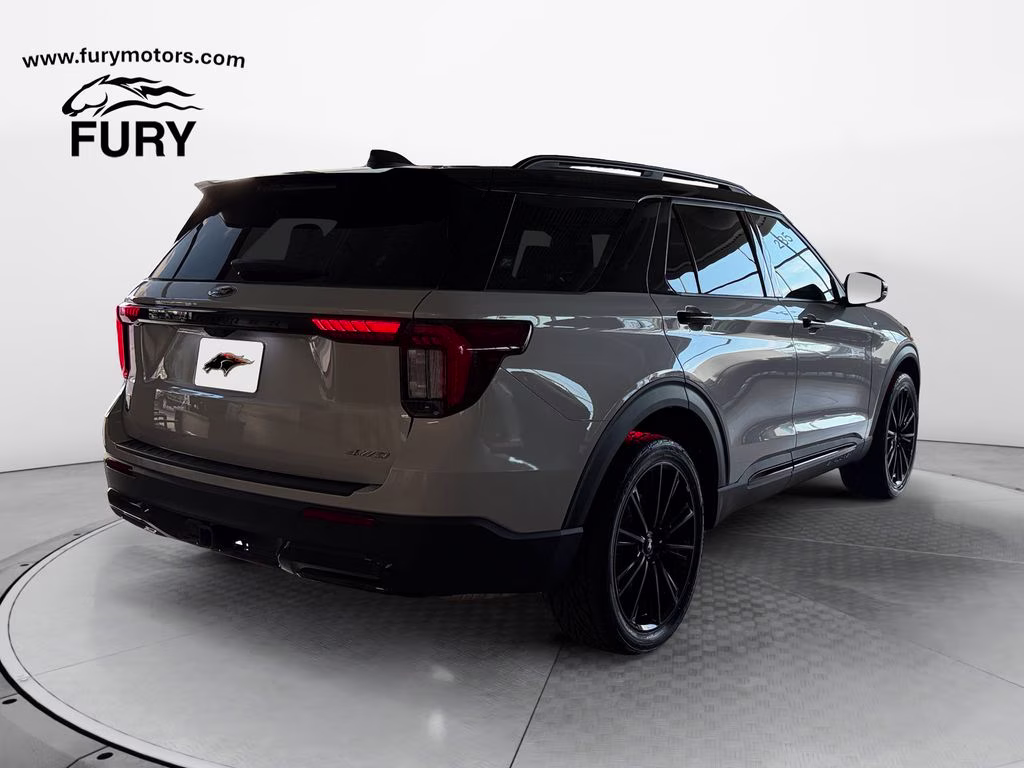2026 Space White Metallic Ford Explorer ST-Line 4X4 SUV