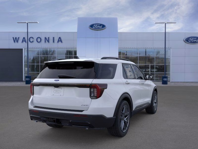 2026 Space White Metallic Ford Explorer ST-Line 4X4 SUV