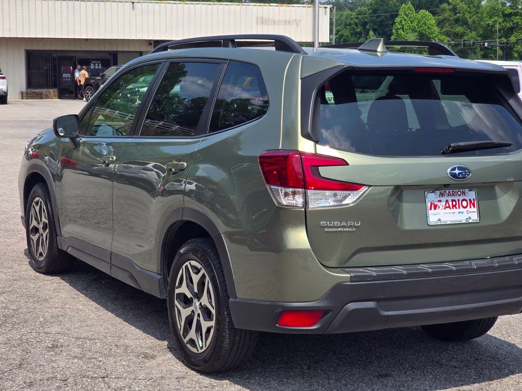 2021 Jasper Green Metallic Subaru Forester Premium AWD SUV