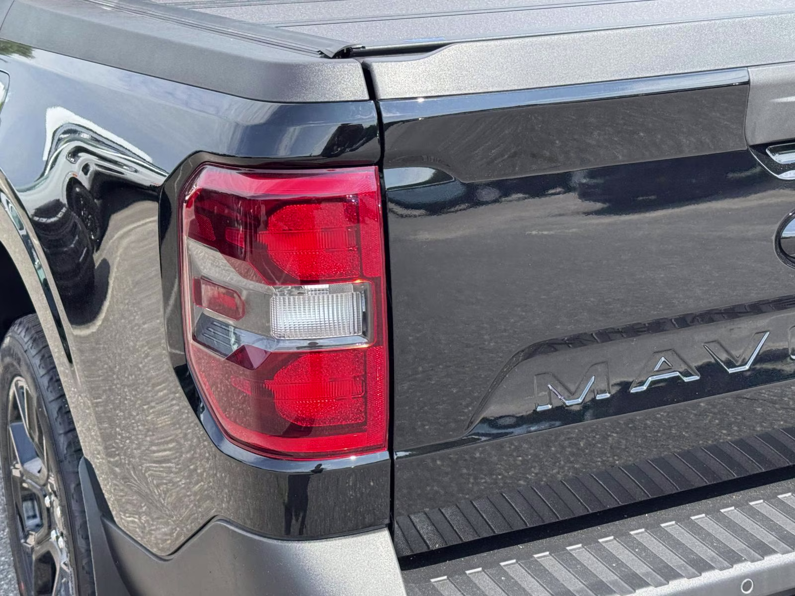 2026 Shadow Black Ford Maverick XLT AWD Truck