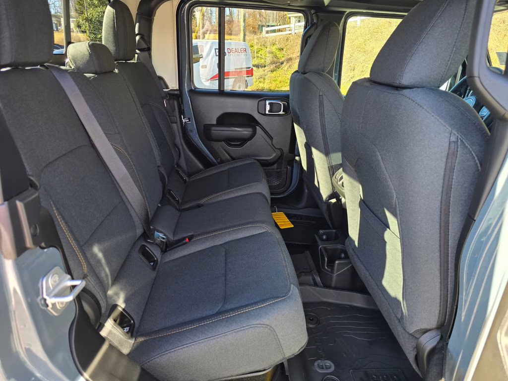 2026 Anvil Clearcoat Jeep Gladiator Sport S 4X4 Truck