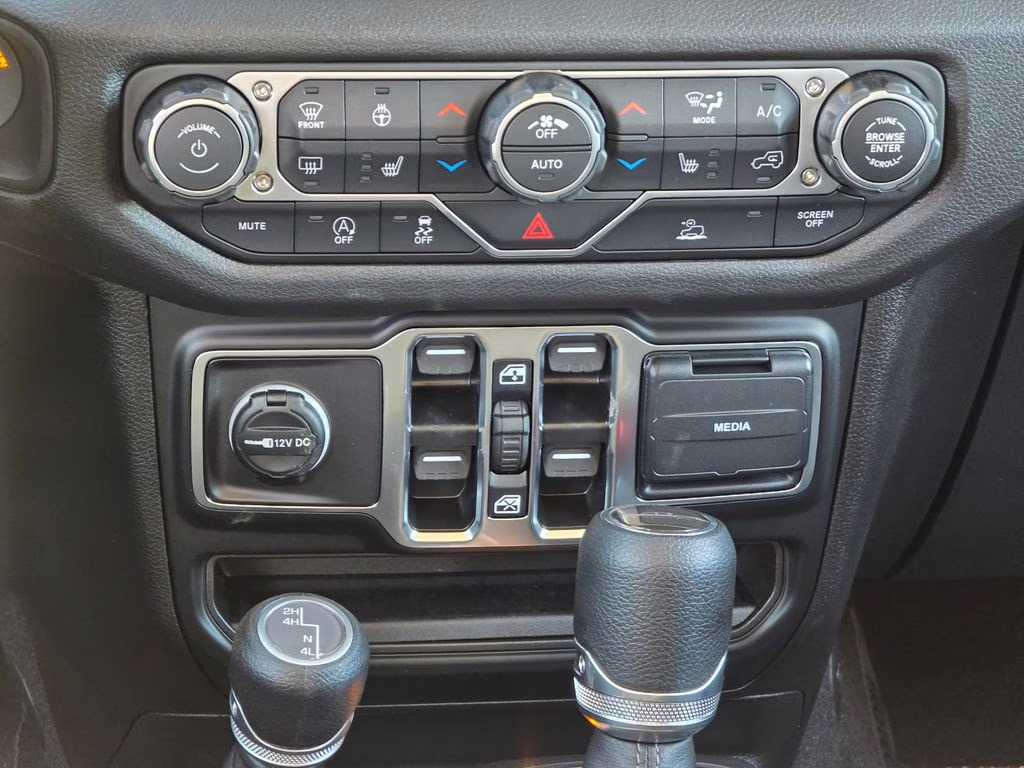 2026 Anvil Clearcoat Jeep Gladiator Sport S 4X4 Truck