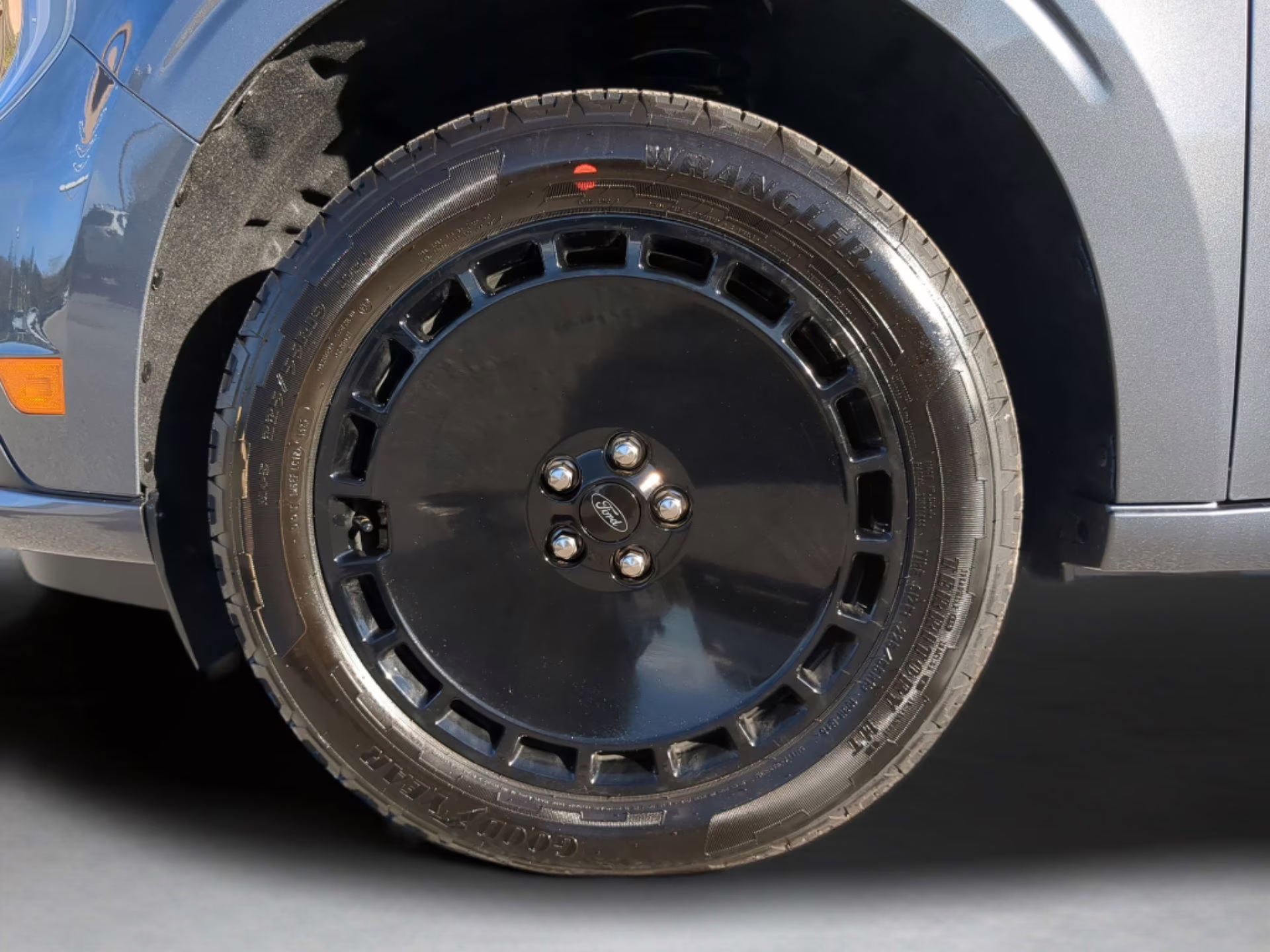 2026 Carbonized Gray Metallic Ford Maverick Lobo Standard Crew Cab Pickup AWD Truck