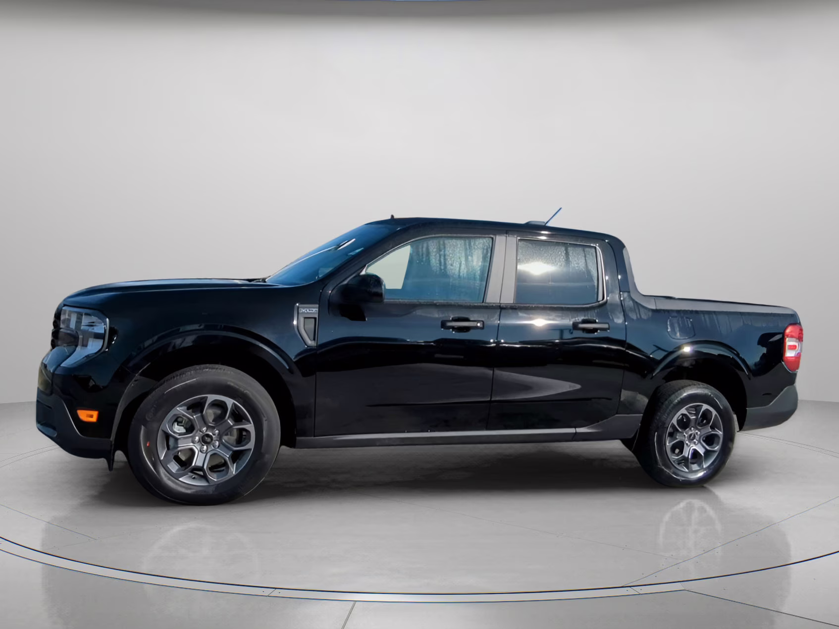 2026 Shadow Black Ford Maverick XLT Crew Cab Pickup FWD Truck