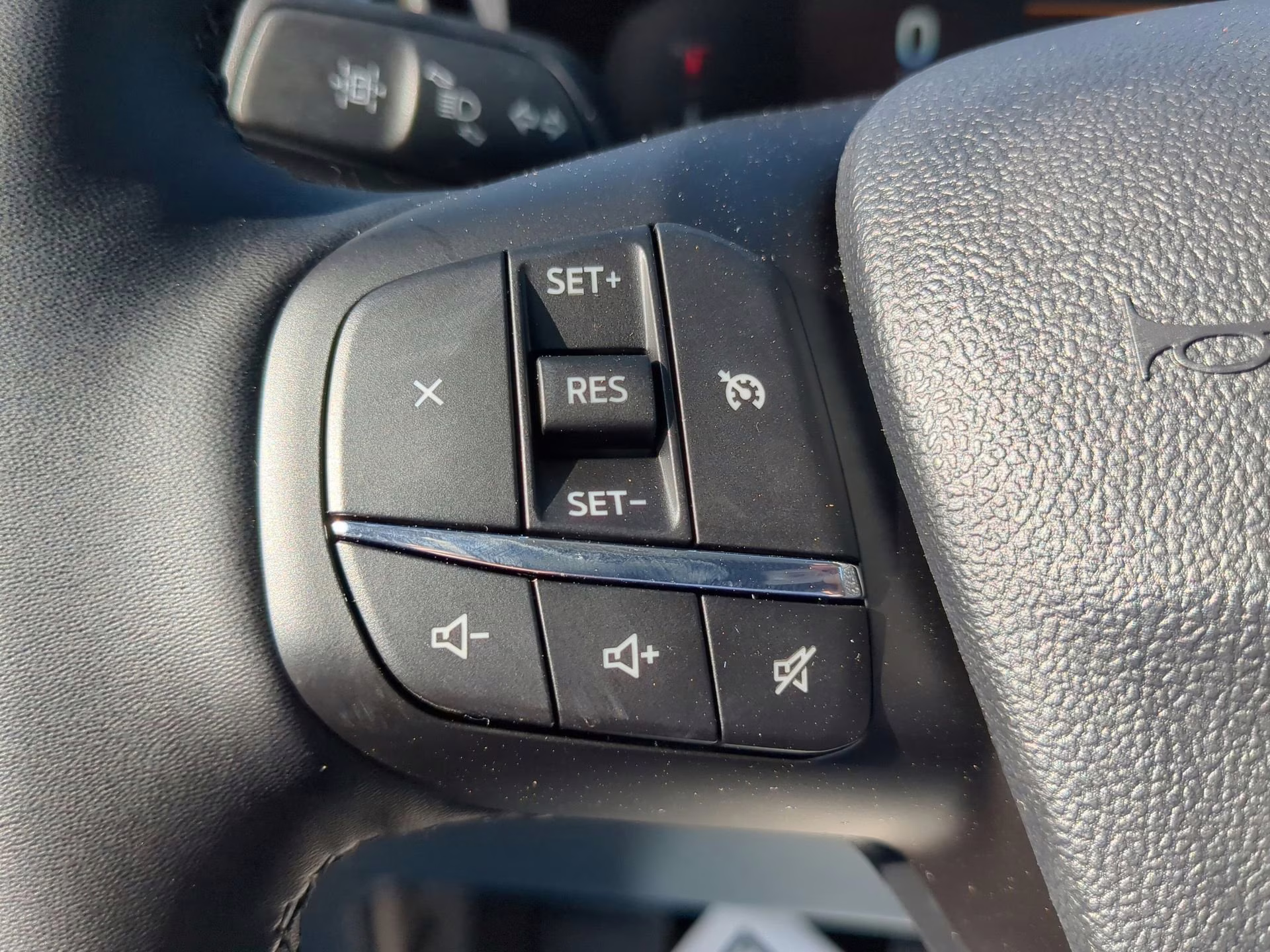 2026 Oxford White Ford Maverick XLT Crew Cab Pickup FWD Truck