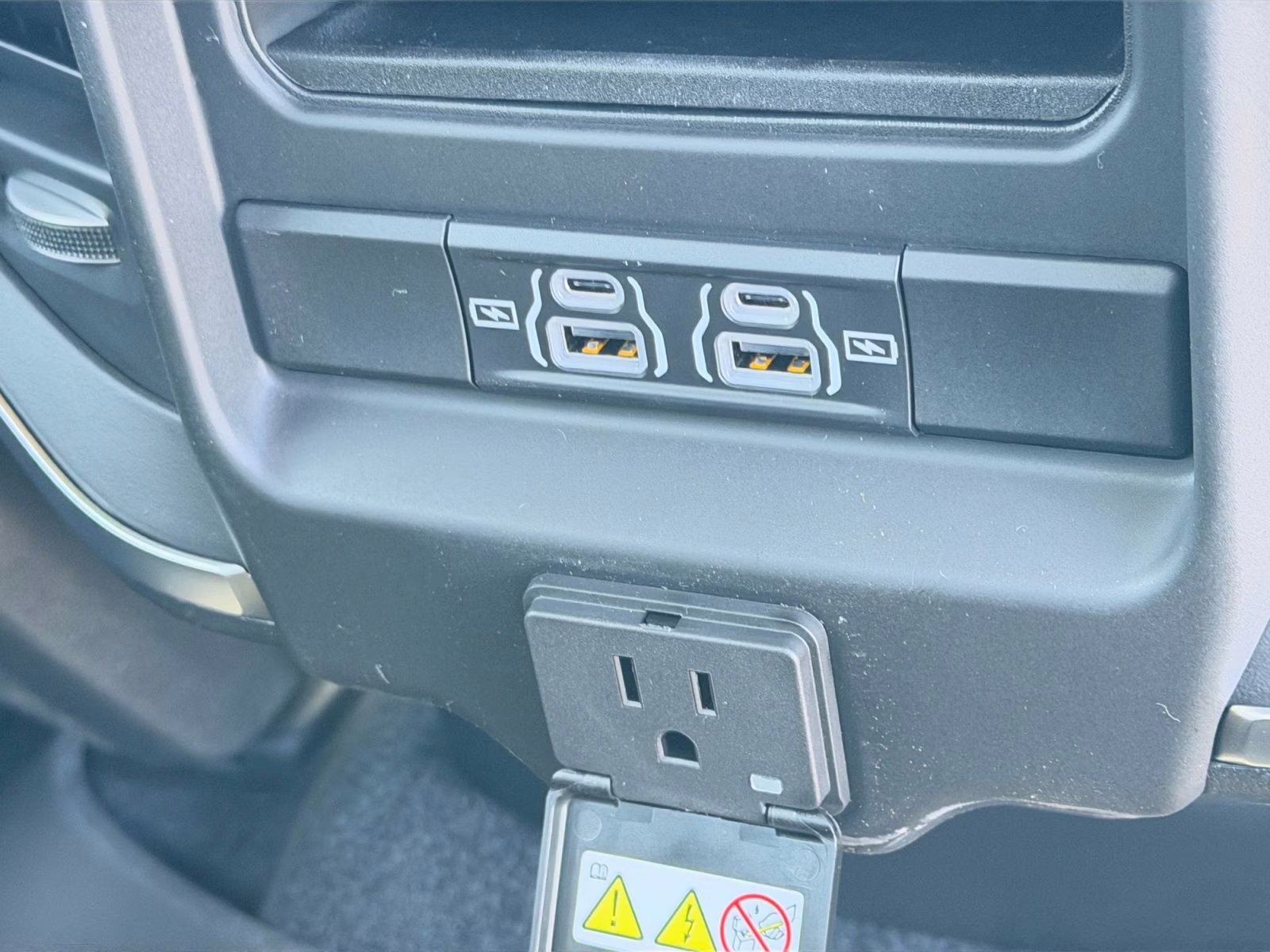 2026 Diamond Black Crystal Pearlcoat Ram 1500 Big Horn/Lone Star 4X4 Truck