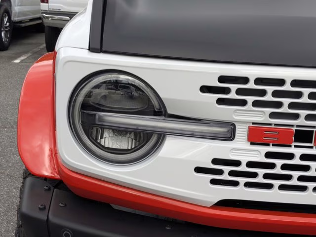 2025 Oxford White Ford Bronco Stroppe Edition 4X4 Convertible